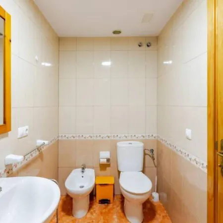 Playa Azul Amplio Y Luminoso Con Vistas Al Mar